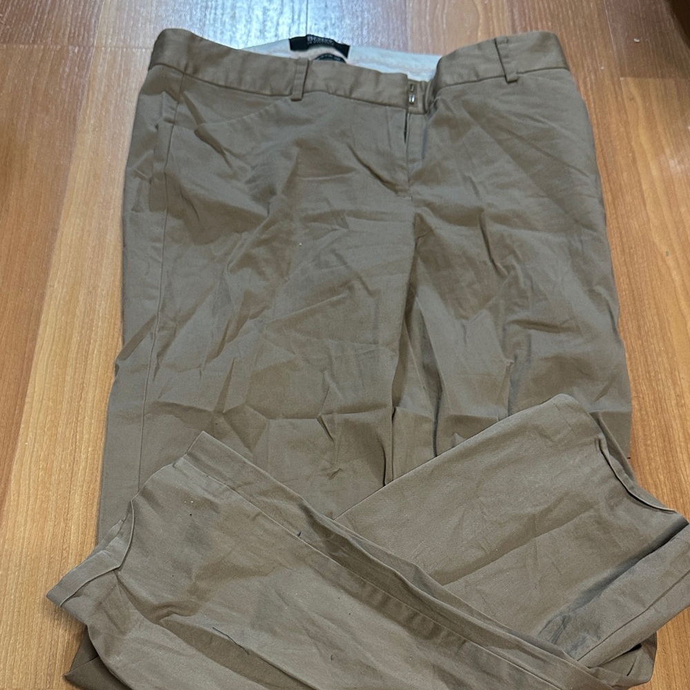 Victoria's Secret  Body by Victoria size 6 Tan Trousers like new